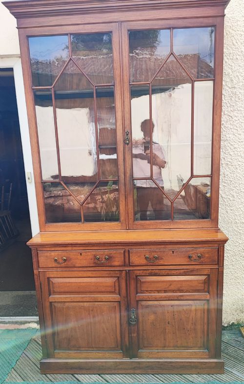 QUALITY VICTORIAN 2 DOOR BOOKCASE - ADDITIONAL PHOTO 3