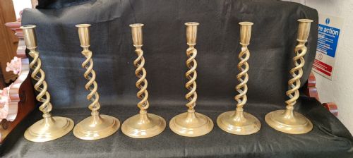 SUPERB SET OF 6 MATCHING BRASS CANDLESTICKS - ADDITIONAL PHOTO 1