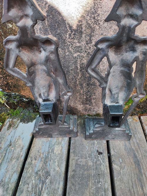 PAIR OF CAST IRON VICTORIAN DOOR STOPS - ADDITIONAL PHOTO 2