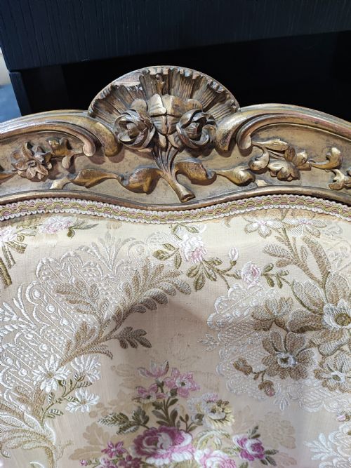 SUPERB PAIR OF CARVED GILTWOOD FRENCH ARMCHAIRS - ADDITIONAL PHOTO 3