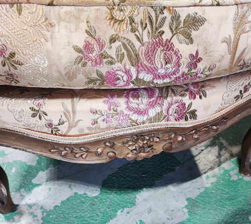 SUPERB PAIR OF CARVED GILTWOOD FRENCH ARMCHAIRS - ADDITIONAL PHOTO 5