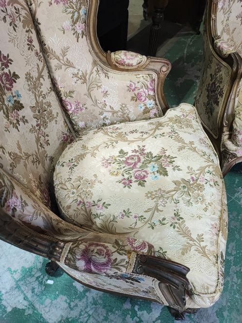 SUPERB PAIR OF CARVED GILTWOOD FRENCH ARMCHAIRS - ADDITIONAL PHOTO 6