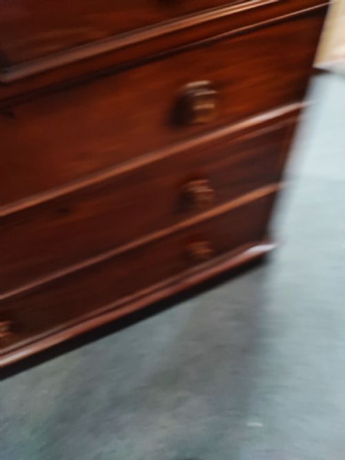A QUALITY VICTORIAN MAHOGANY CHEST OF DRAWERS - ADDITIONAL PHOTO 1