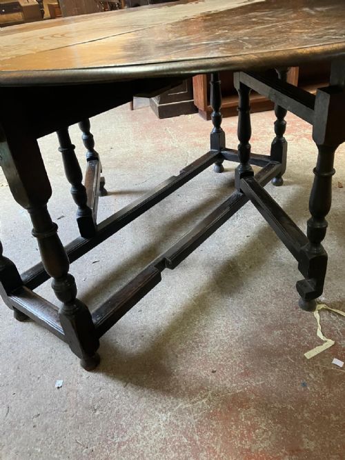 18C OAK GATE LEG TABLE OF LARGE SIZE - ADDITIONAL PHOTO 1