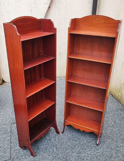 EDWARDIAN PAIR OF MAHOGANY OPEN BOOKCASES - ADDITIONAL PHOTO 11