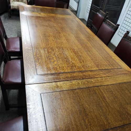 SUPERB OAK DINING TABLE AND 8 MATCHING CHAIRS - ADDITIONAL PHOTO 2