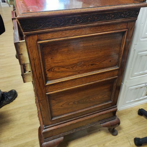 A FINE ANTIQUE OAK SIDEBOARD - ADDITIONAL PHOTO 6
