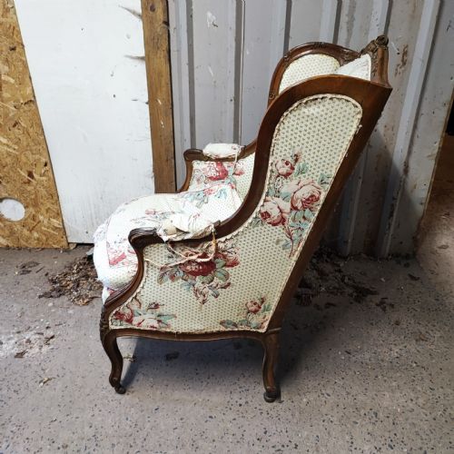 FINE LARGE FRENCH WALNUT WING ARMCHAIR - ADDITIONAL PHOTO 4