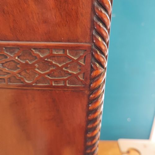FINE EDWARDIAN MAHOGANY 3 DOOR WARDROBE - ADDITIONAL PHOTO 11