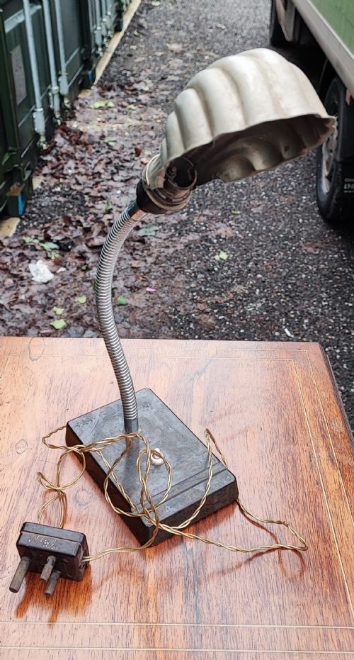 SHELL TOP ANTIQUE TABLE LAMP ALL ORIGINAL - ADDITIONAL PHOTO 2