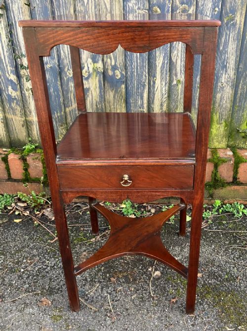 GEORGIAN BEDSIDE TABLE IN MAHOGANY - ADDITIONAL PHOTO 2