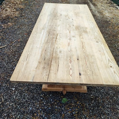 A FINE LARGE PINE REFECTORY HARVEST TABLE - ADDITIONAL PHOTO 1