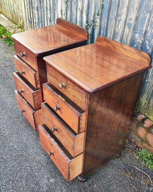 ANTIQUE MAHOGANY PAIR OF BEDSIDE CHESTS - ADDITIONAL PHOTO 3