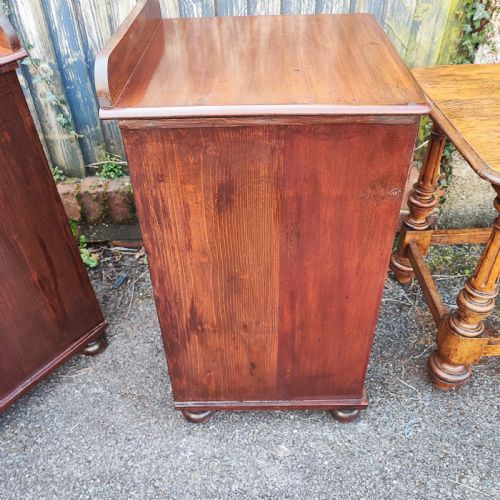 ANTIQUE MAHOGANY PAIR OF BEDSIDE CHESTS - ADDITIONAL PHOTO 8