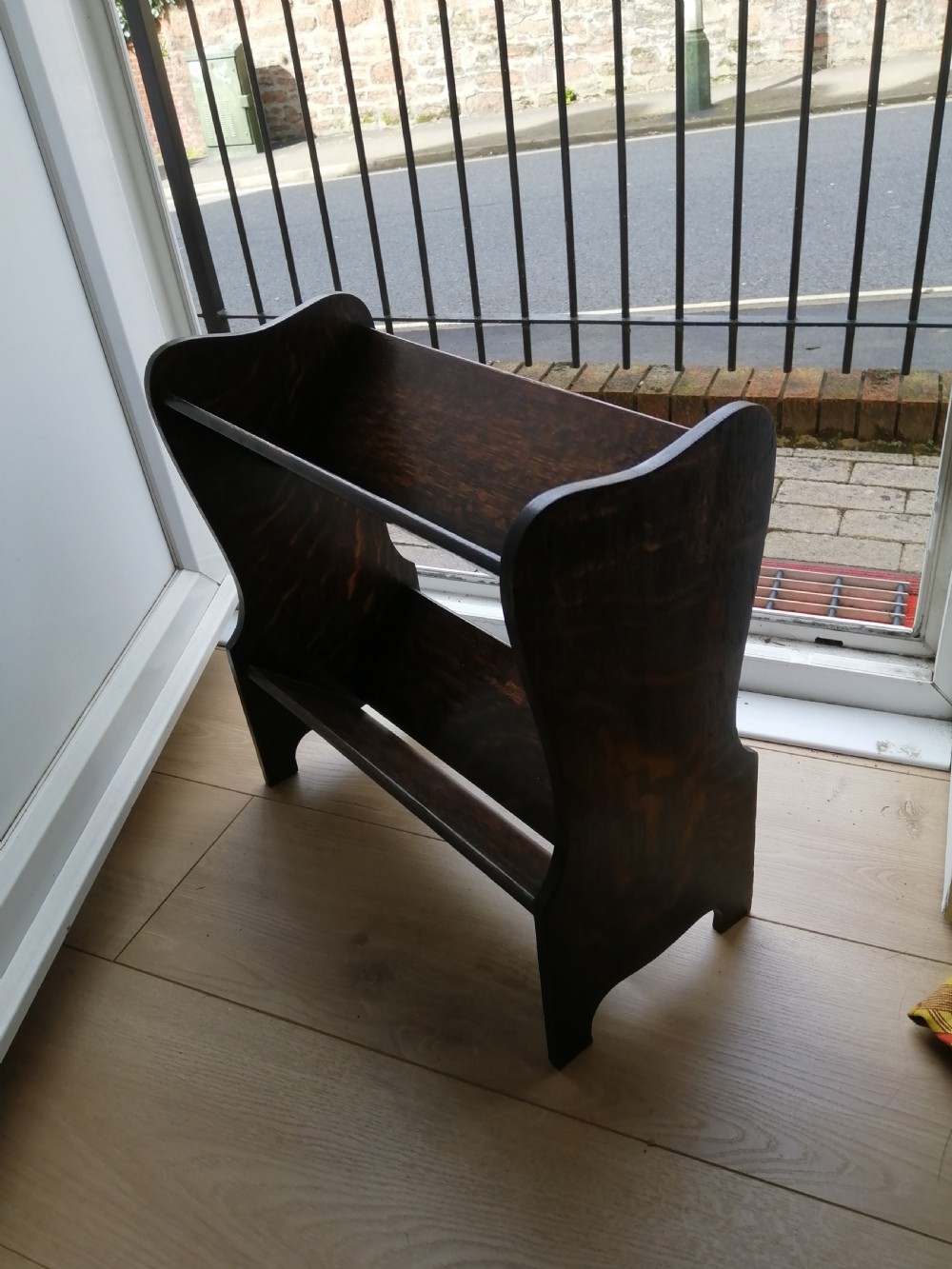 Art's and crafts two tier book trough