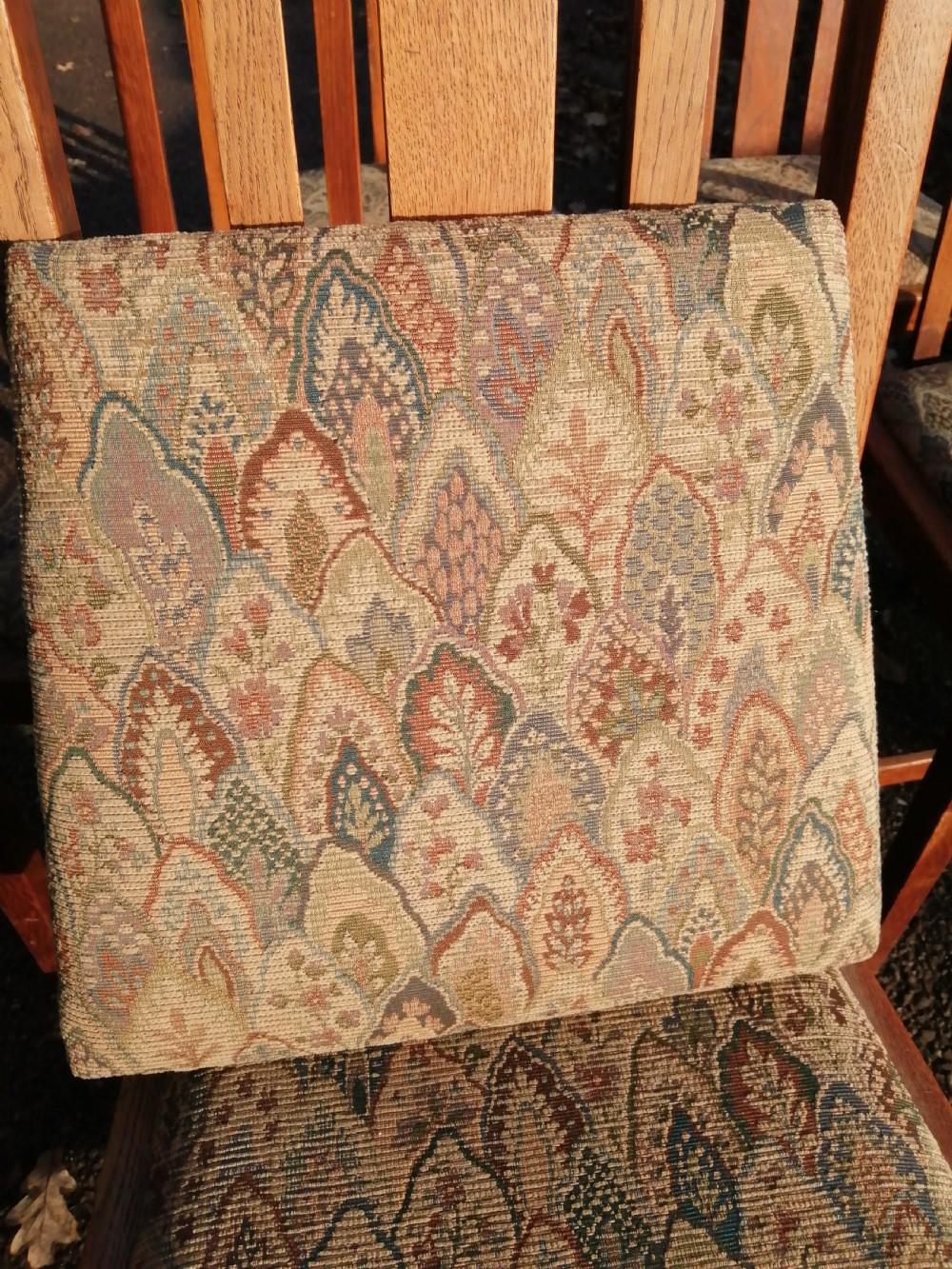 Set of 8 oak art's and crafts chairs. View IV