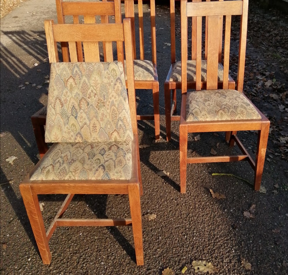 Set of 8 oak art's and crafts chairs. View V