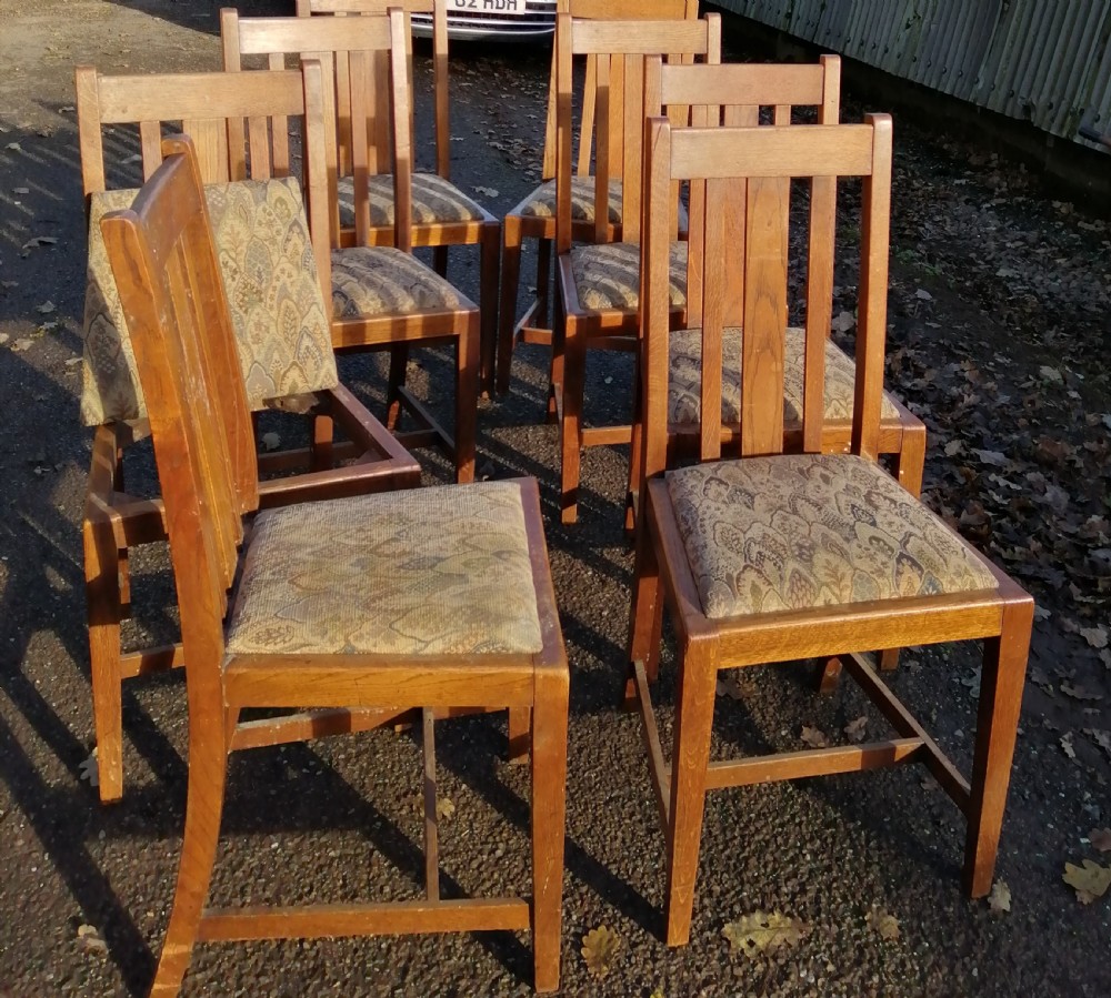 Set of 8 oak art's and crafts chairs. View VIII