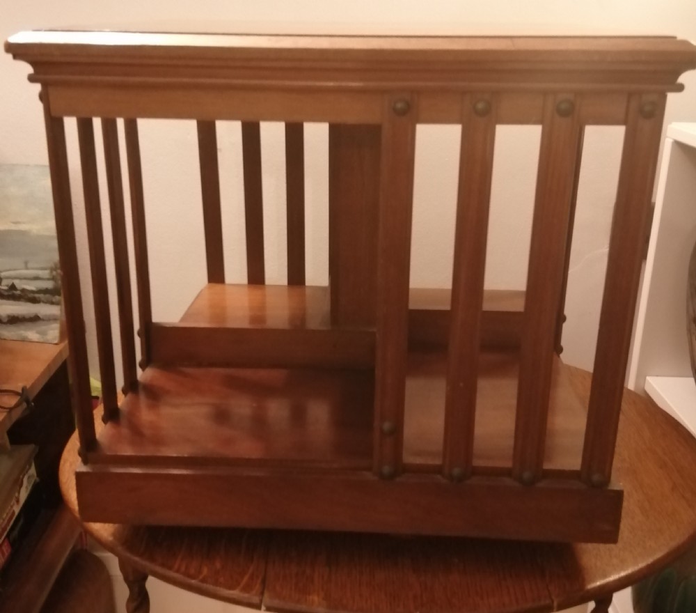 An Edwardian table top mahogany revolving bookcase.