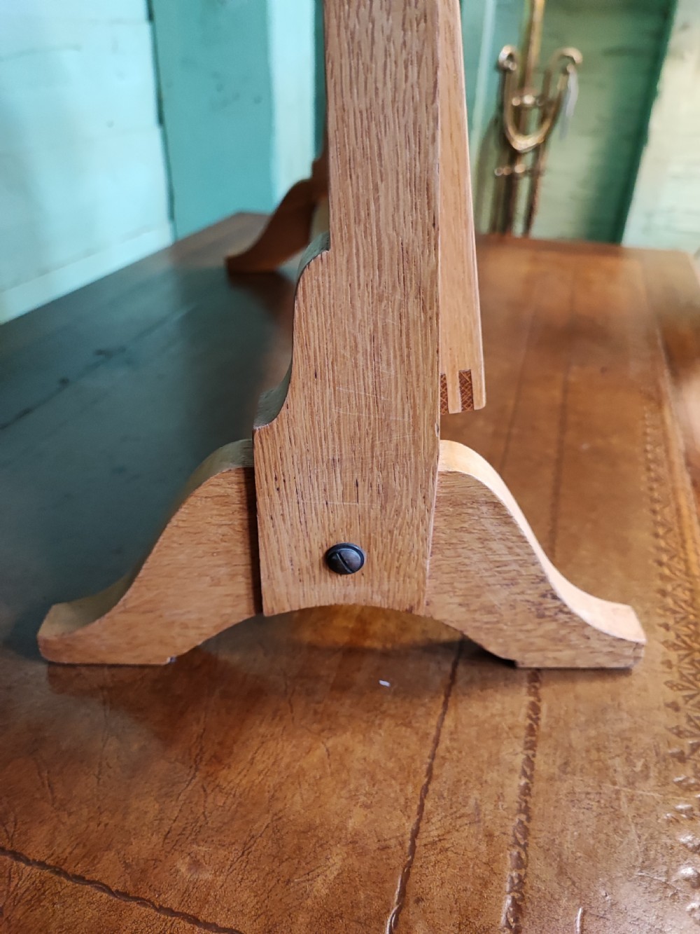 An antique pale oak Cotswold dressing mirror. View III