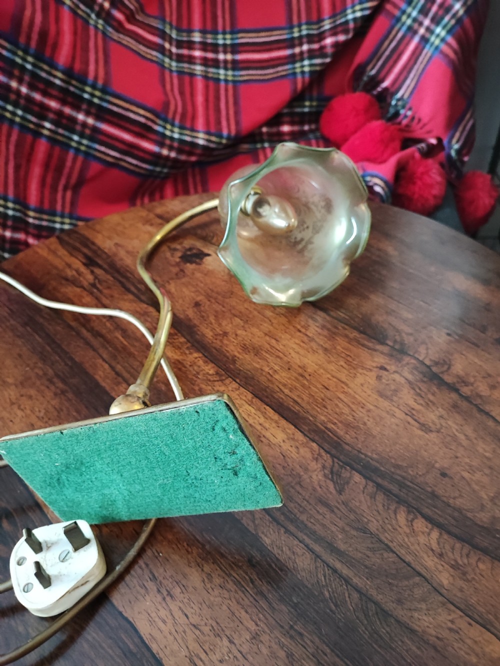 Edwardian adjustable table lamp. View II