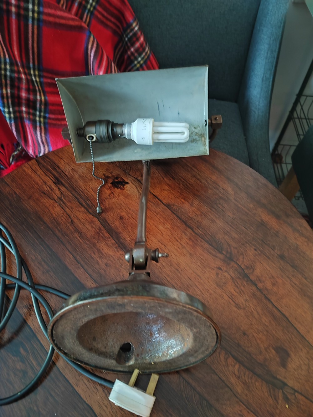 Antique bronzed banker's lamp View VI