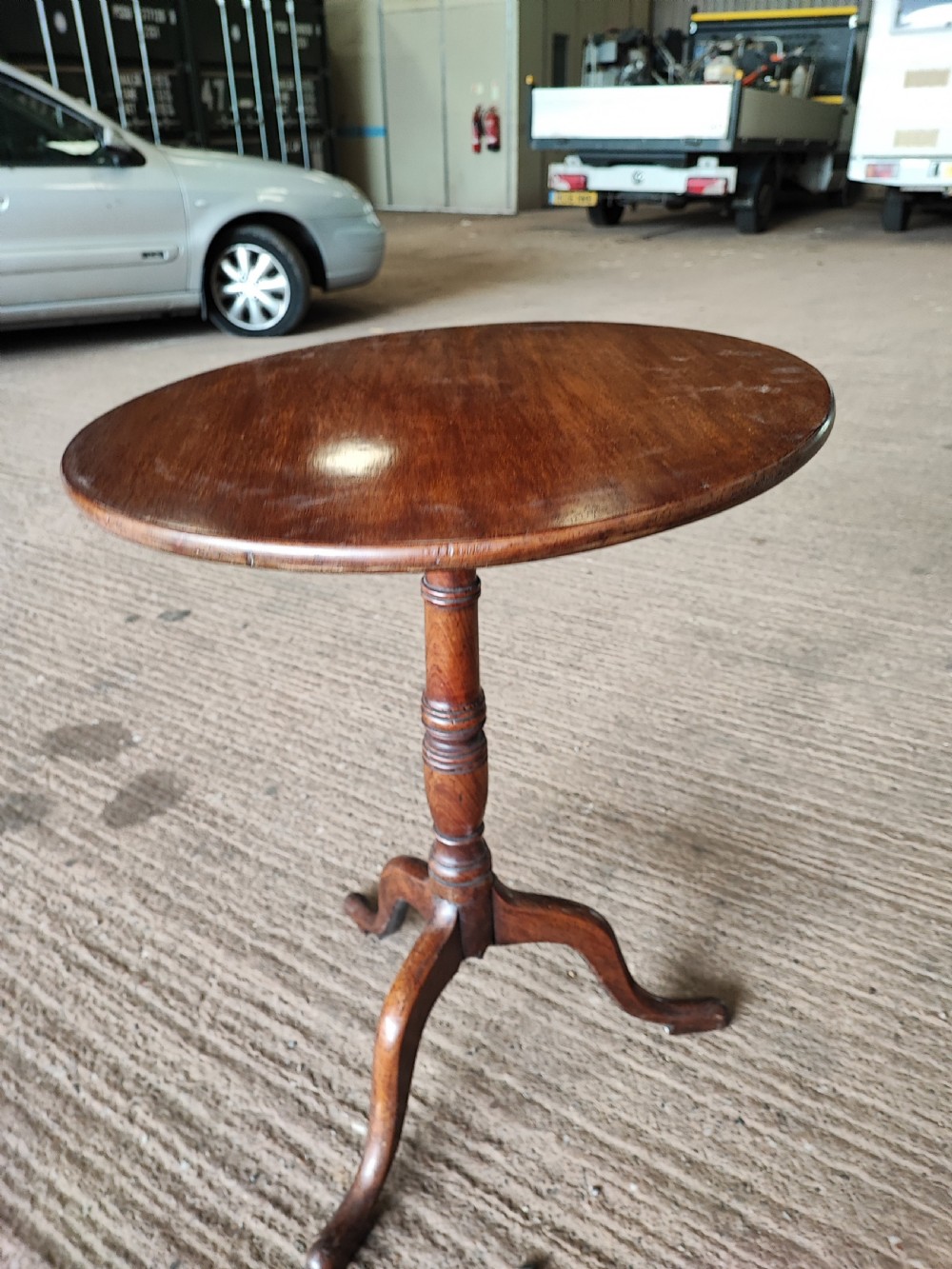 A Georgian mahogany tripod lamp or wine table  View VII