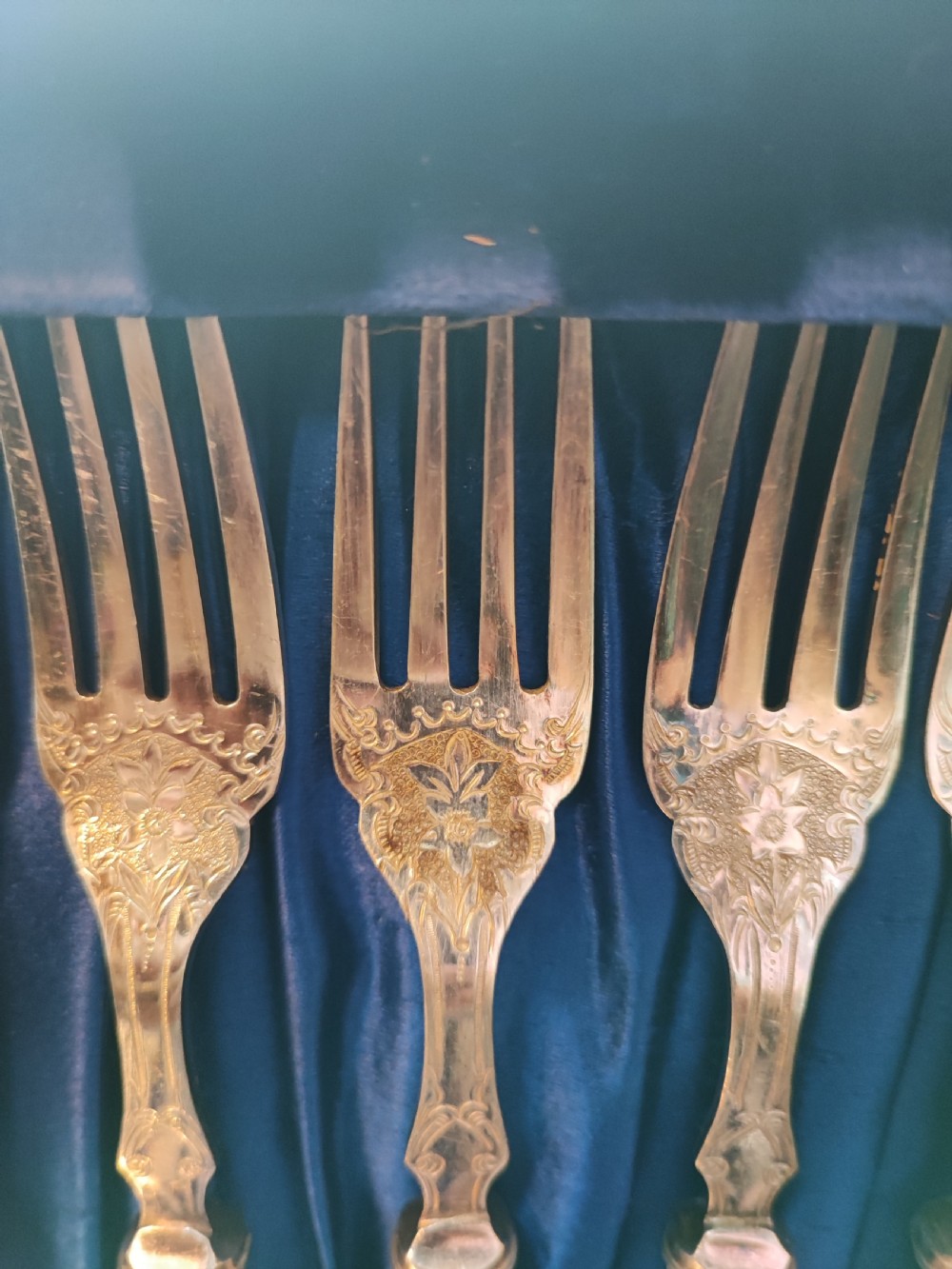 A good Victorian 12 place setting for fish. View IX