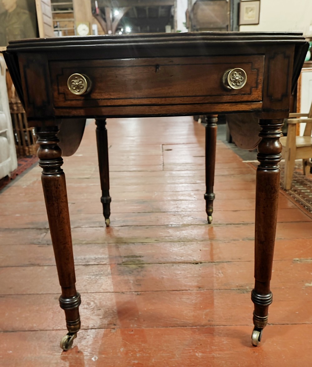 Regency oval Pembroke, lamp table View III