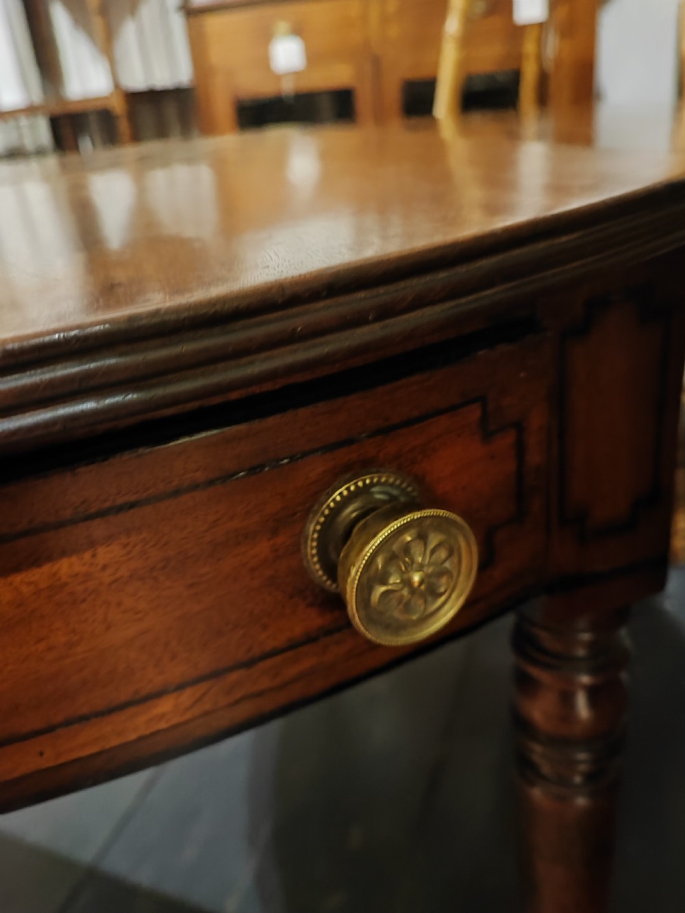 Regency oval Pembroke, lamp table View VIII