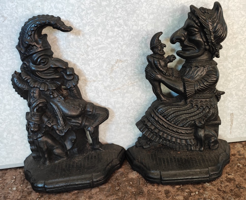 Pair of Victorian cast iron Punch and Judy doorstops or door porters  View IV
