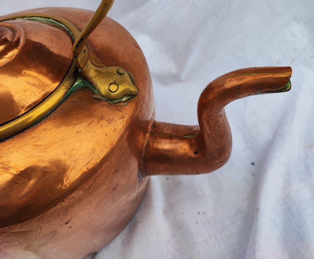 Large Georgian copper kettle. View X