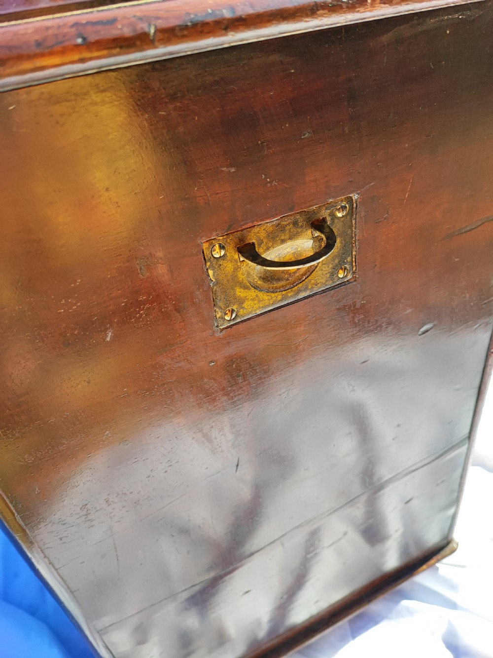 William IV mahogany wine cooler. london maker View XVII
