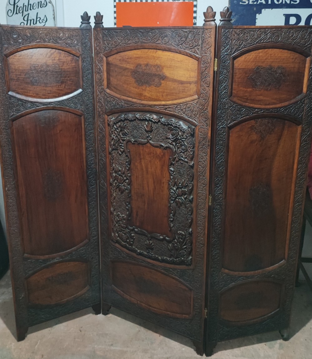 Fine Anglo Indian 3 fold carved hardwood screen  View II