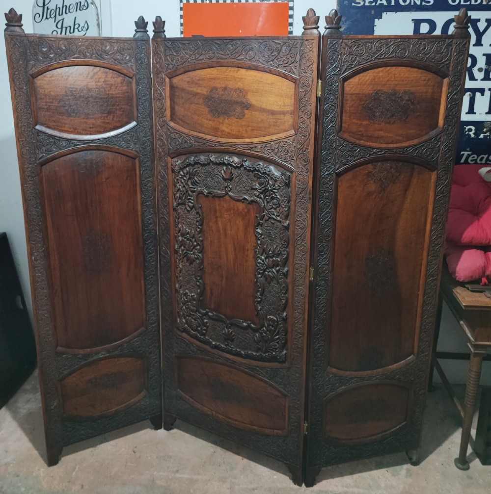 Fine Anglo Indian 3 fold carved hardwood screen  View IX