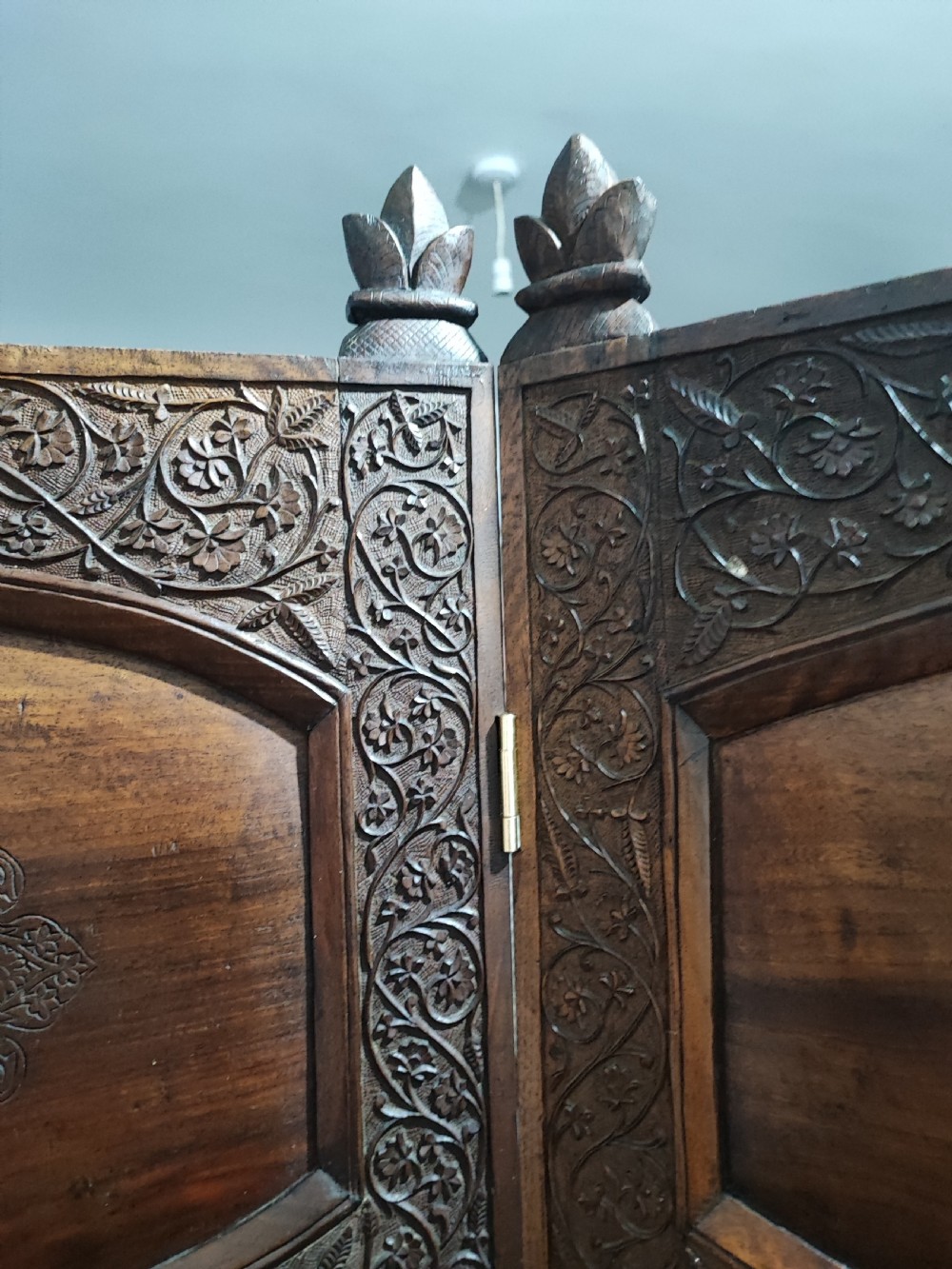 Fine Anglo Indian 3 fold carved hardwood screen  View XIV