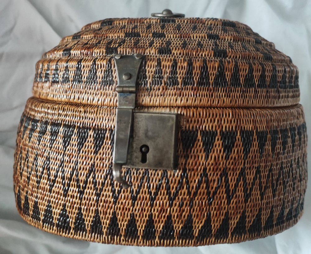 Early 19c basketry made box.