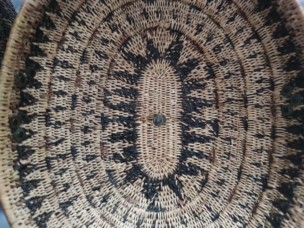 Early 19c basketry made box. View X