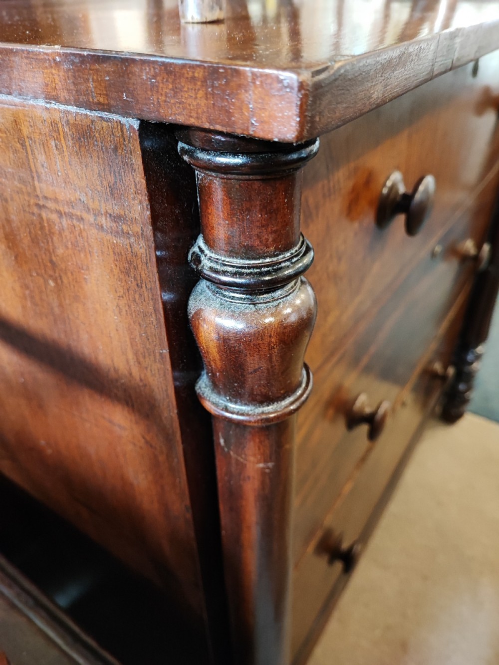 antique William IV chest of drawers in mahogany. View VIII