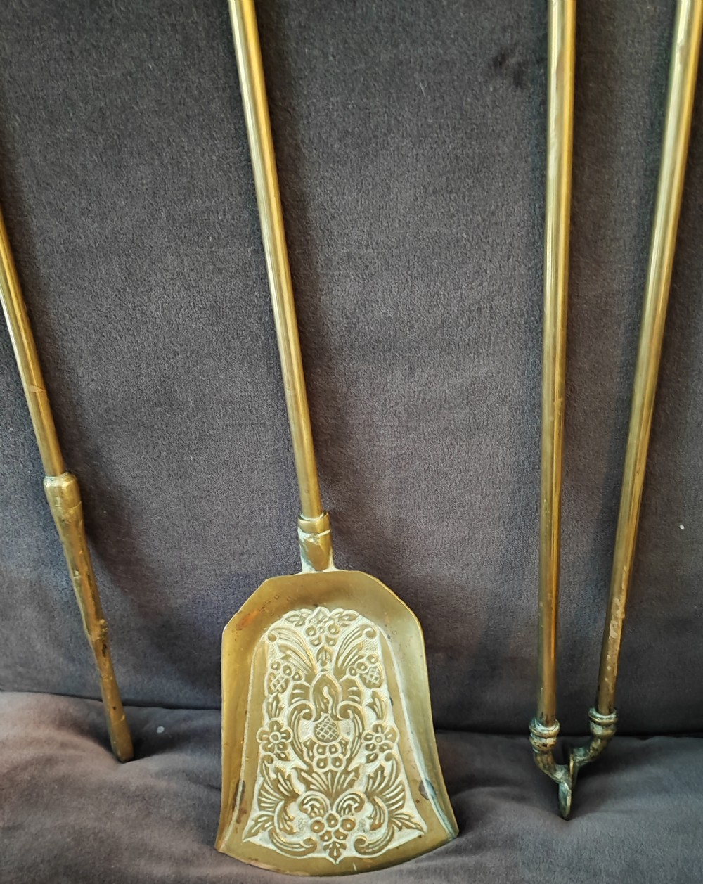 A heavy set of 3 ball and claw brass fire irons View II