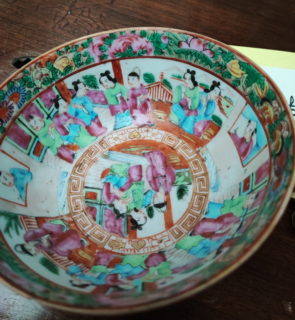 A small antique chinese Famile Rose bowl View III
