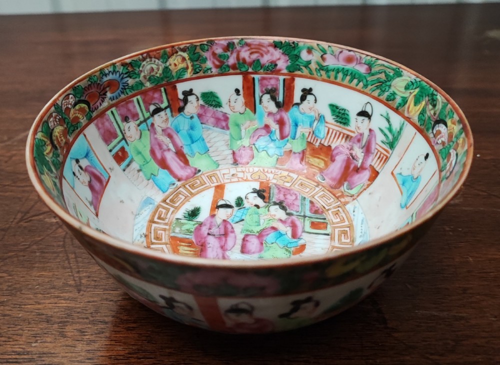 A small antique chinese Famile Rose bowl View VI