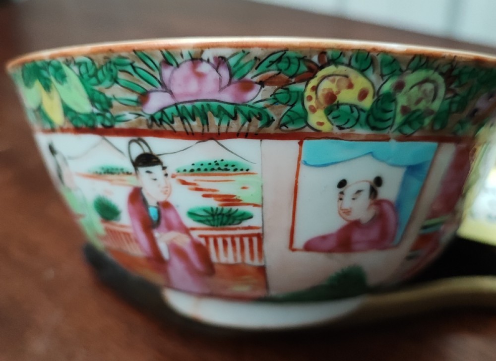A small antique chinese Famile Rose bowl View XI