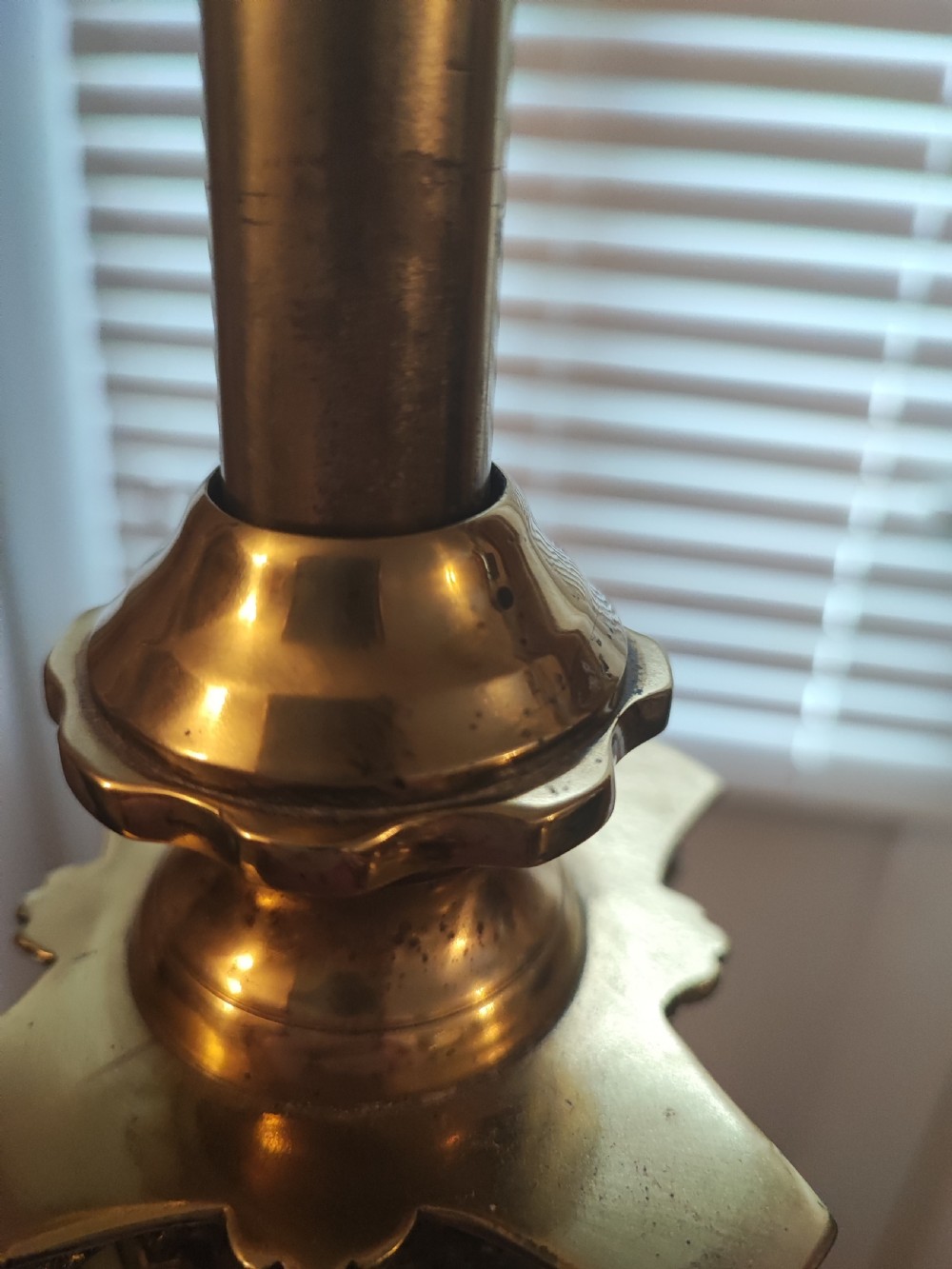 Stunning Corinthian column adjustable brass standard lamp. View IX