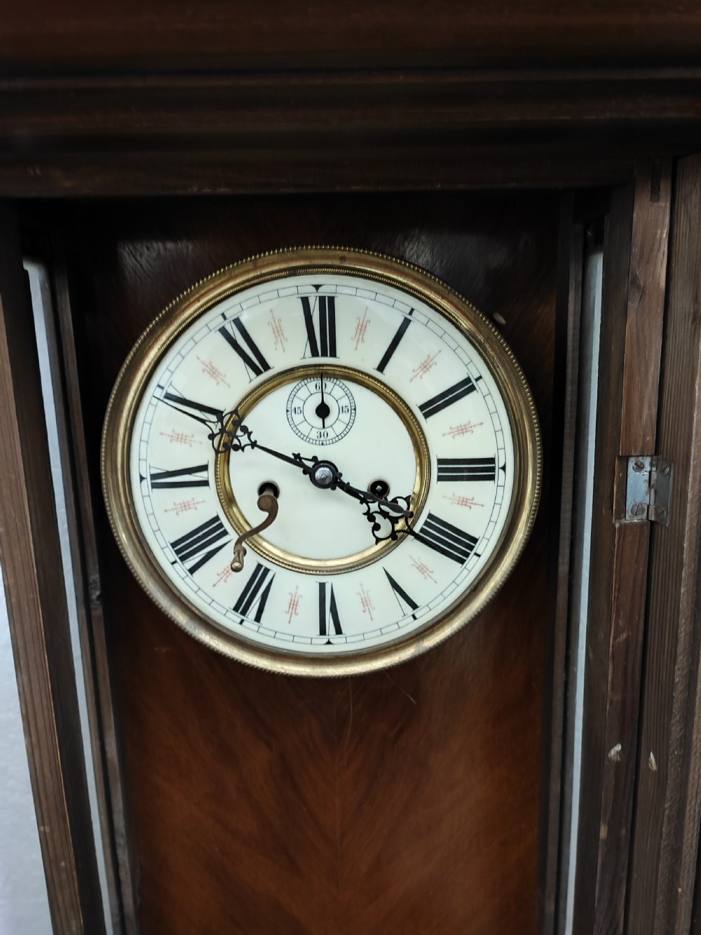 A Victorian 2 weight Vienna wall clock  View XIII