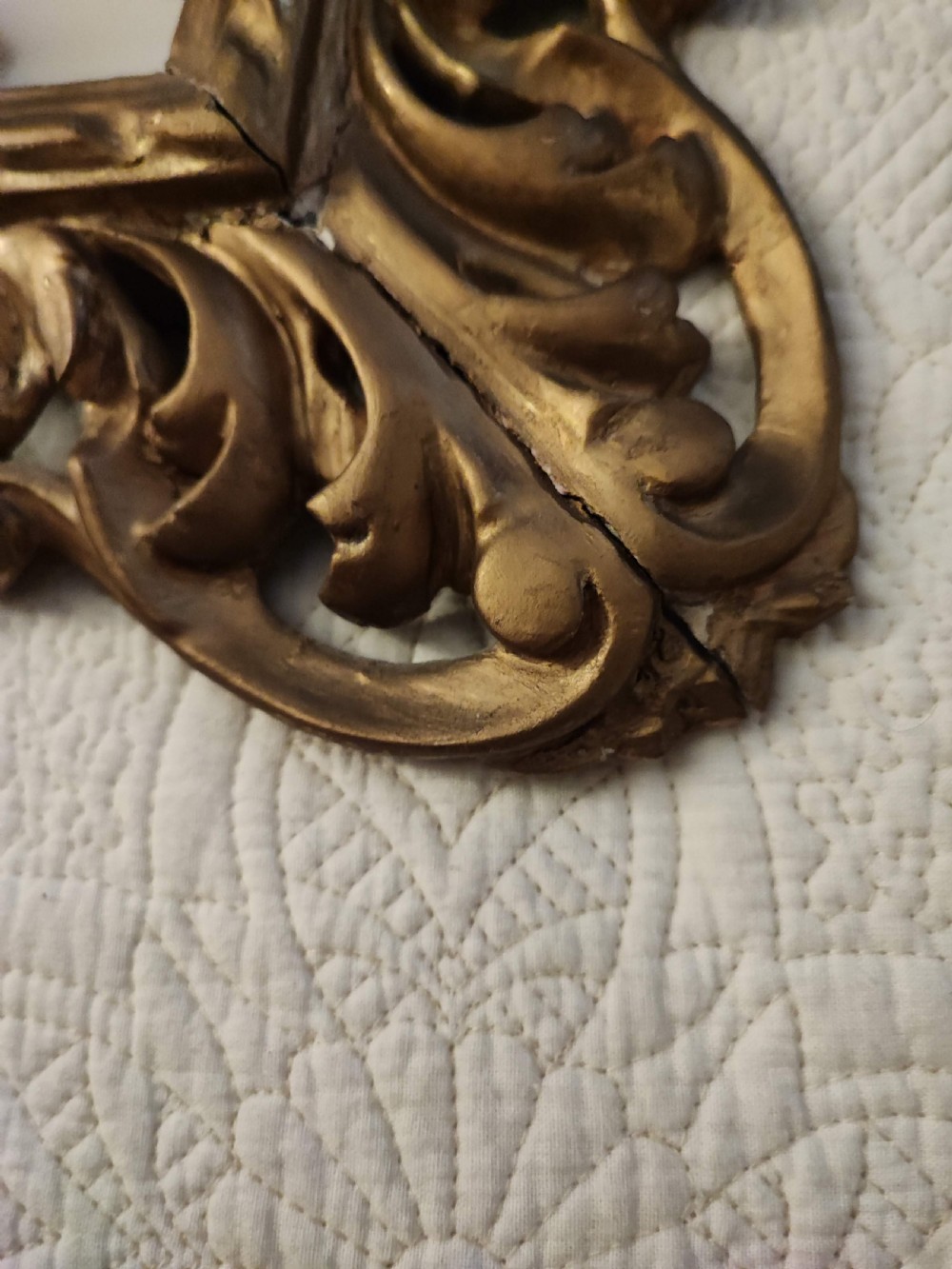  attractive antique Florentine carved giltwood mirror. View IV