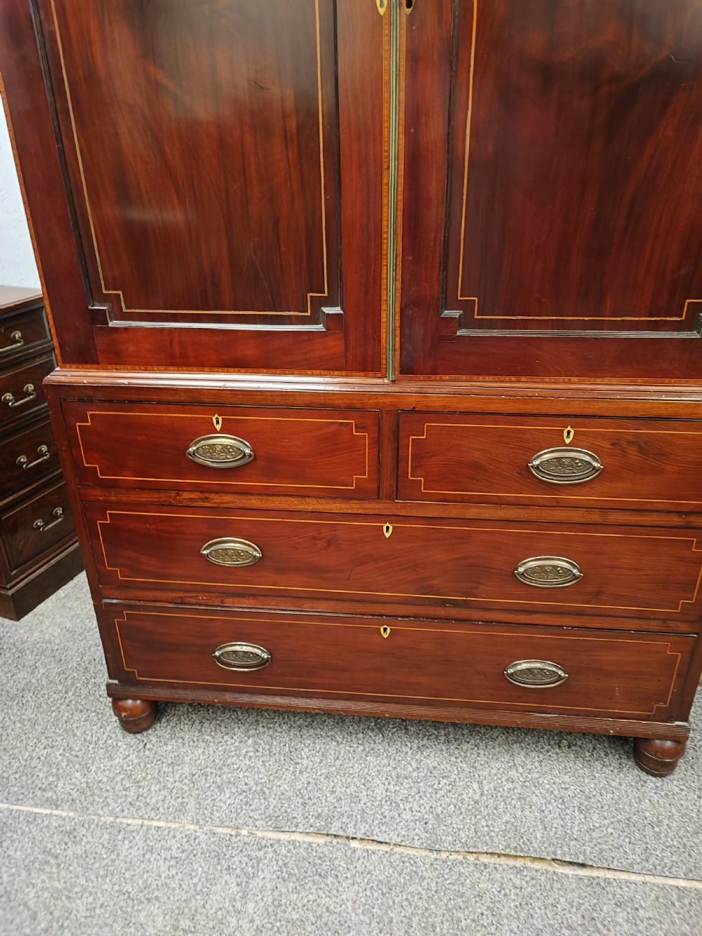 Good Regency inlaid linen press. View VII