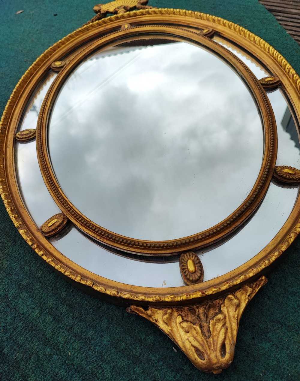 Pretty Edwardian carved giltwood and gesso oval mirror. View III