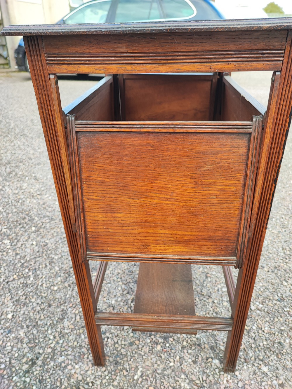 Art's and crafts oak drop sides occasional table. View II