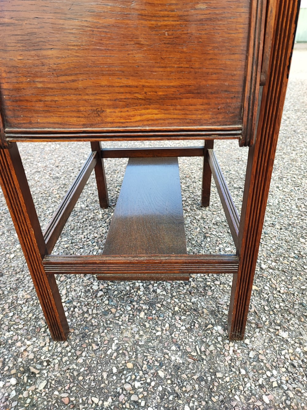 Art's and crafts oak drop sides occasional table. View VI
